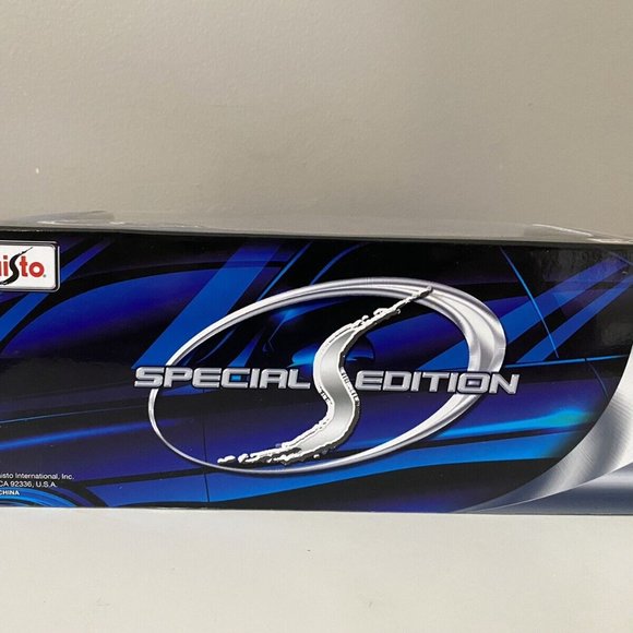 Maisto 1968 Chevrolet Camaro Z/28 Die-Cast 1:18 Scale-Burgundy/White Stripes-NIB - Picture 6 of 8